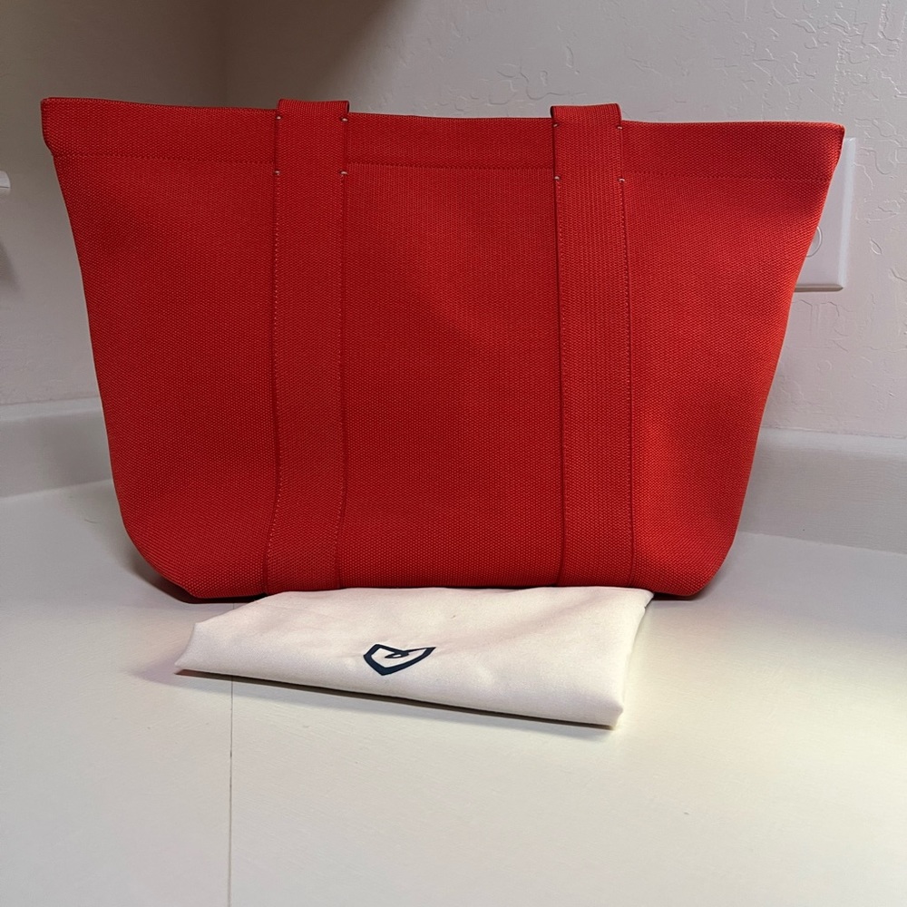 Rothy’s Tote in Poppy